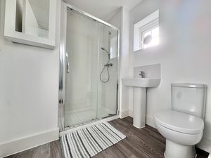 Photo 19- click for photo gallery